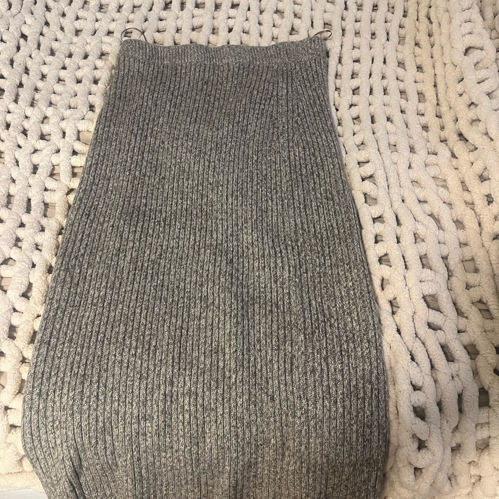 Gray/beige Ribbed Knit Skirt